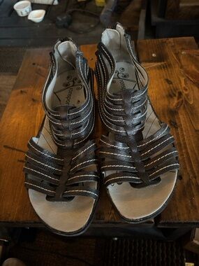 Women’s Strappy Gladiator Sandals in Dark Gray - Comfort Footwear